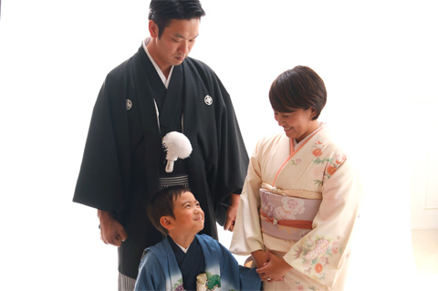 記念日には着物で家族写真を撮ろう
