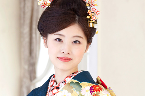 披露宴のお色直しは振袖で！