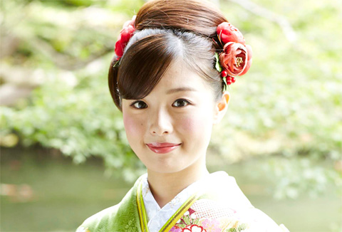 古典柄の振袖に似合う髪型とは