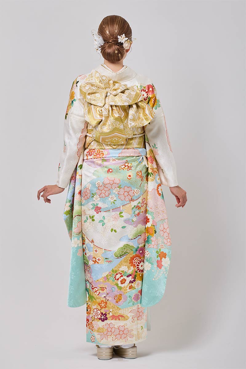 【MK-1612】鮮やかな彩りと華やかな花模様が映える優美な振袖