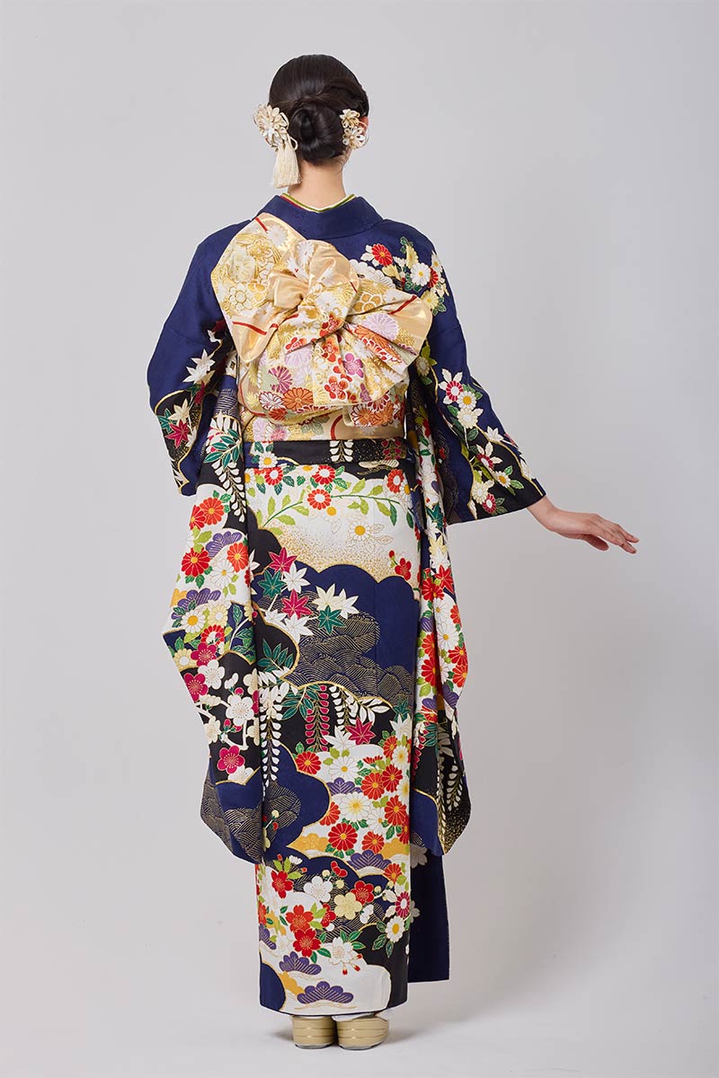 【MK-1614】深い紺地に華やかな花模様が映える豪華な振袖